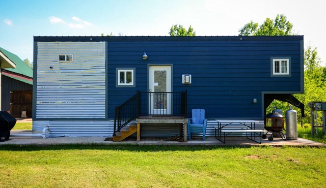 Blue Tiny Home.Hottub. Fireplace.NearStCroixStatePk