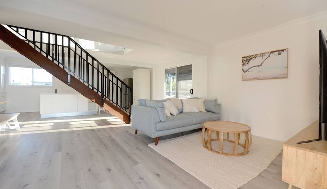 Blue Turtle Retreat. Walk to turtle nesting beaches. Southern Great Barrier Reef