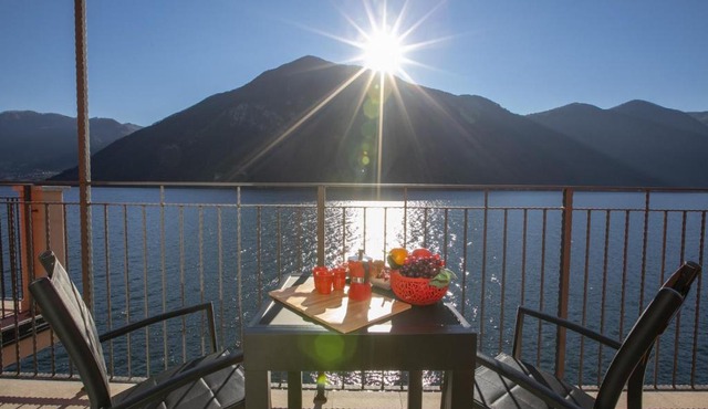 Blue View Lugano Lake - Waterfront Cocoon in Valsolda