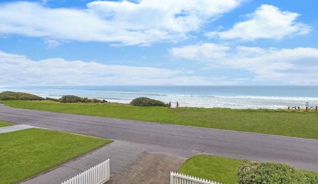 Blue Vista - 180 degree Ocean Views