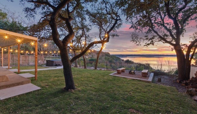 Blue Vista, lake view, hot tub, fire pit, covered patio