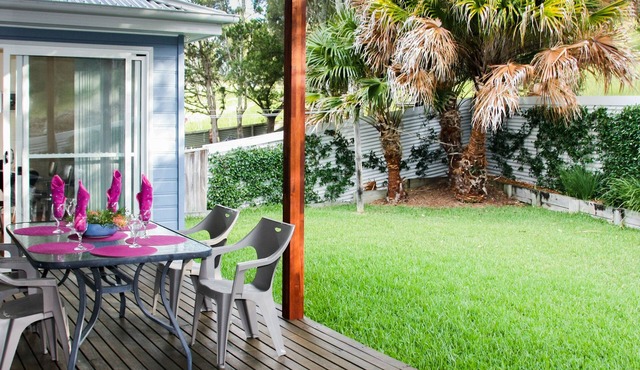 Blue Vogue Combo, 8 bedrooms *Sleeps 16+* walk to cafes and beach