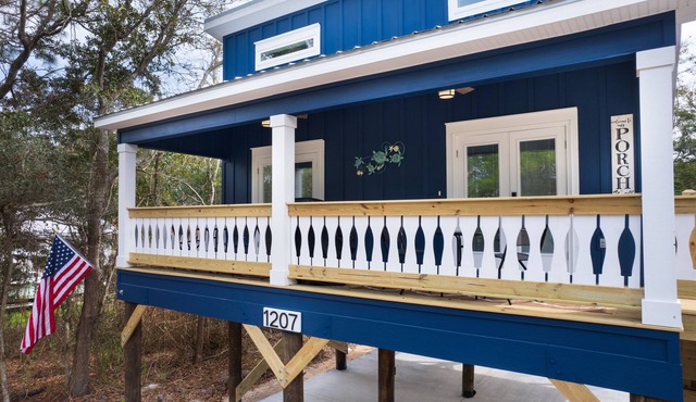 Blue Wahoo – Quiet Island Cottage Close to Everything