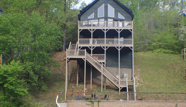 "Blue Water Lodge" Jump'n Bridge, billiards, hot tub, dock, community pool