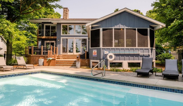 Blue Water Retreat - Spacious Lake Michigan retreat with In-ground pool