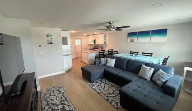 Blue Water Retreat @ Vanderbilt- steps to beaches/shopping/dining/entertainment!