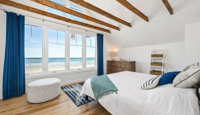 BLUE WAVE : Unique and cozy Beach House at Long Sand Beach in York!