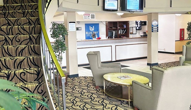 Blue Way Inn and Suites Lacrosse - Comfort 1 King Bed Non Smoking