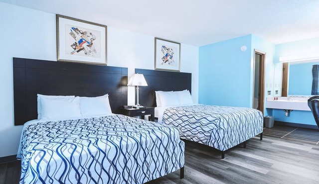 Blue Way Inn & Suites Wellington - Deluxe 2 Queen Bed Non Smoking