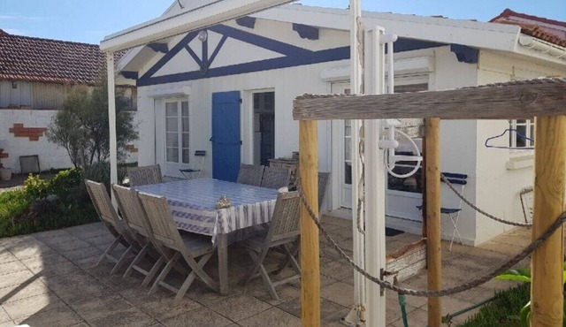 BLUE WHITE HOUSE BISCA-PLAGE