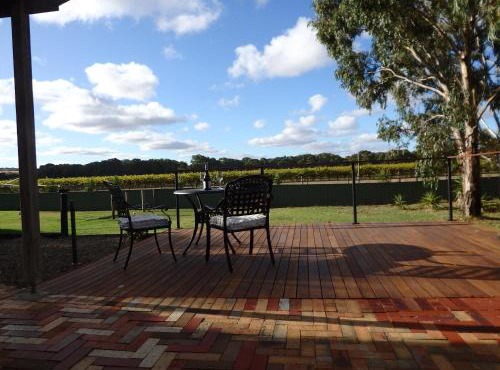 Blue Wren Studio Apartment