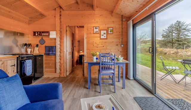 Bluebell Cabin - One Bedroom House, Sleeps 2