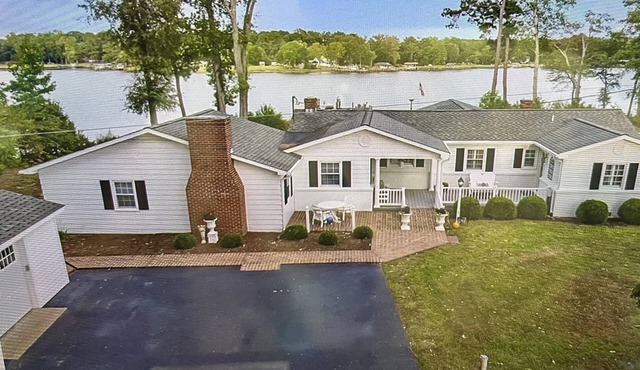 Bluebell Cottage! Waterfront, Boat Dock in Gloucester VA. Handicap accessible!