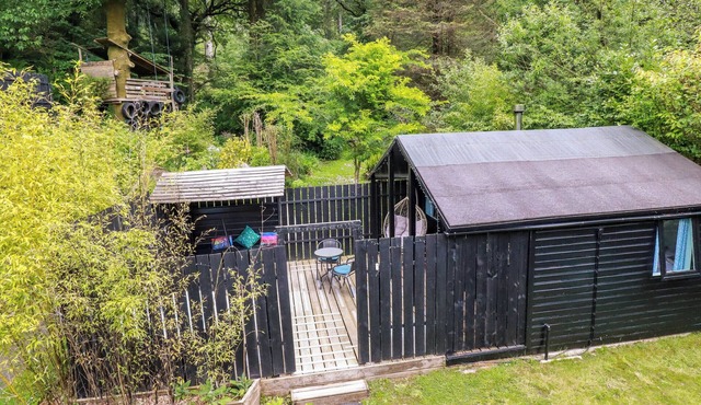 BLUEBELL, pet friendly, country holiday cottage in Bodmin