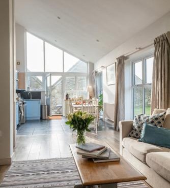 Blueberry Barn, light and airy barn conversion near Bruton