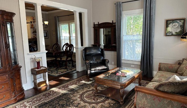 Blueberry Bungalow - Locally Run! Enjoy our PS5!