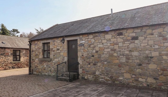 BLUEBERRY COTTAGE, family friendly, country holiday cottage in Wooler