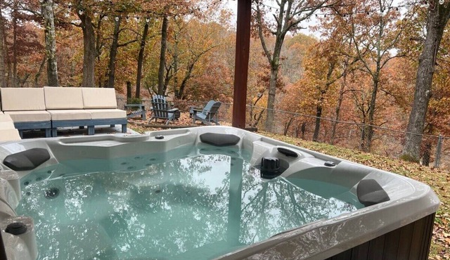 Blueberry Hill Lake House-Cottage at Beaver Lake