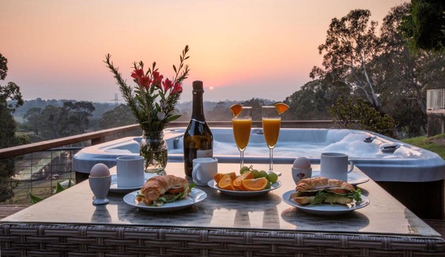 Blueberry Hills On Comleroy Farmstay - Self-Contained Cottages