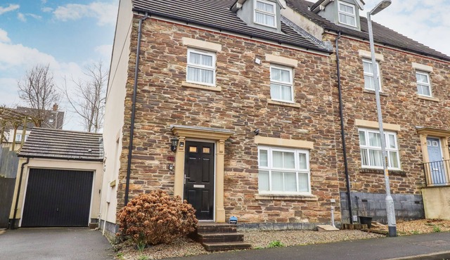 BLUEBERRY HOUSE, family friendly, with a garden in Launceston