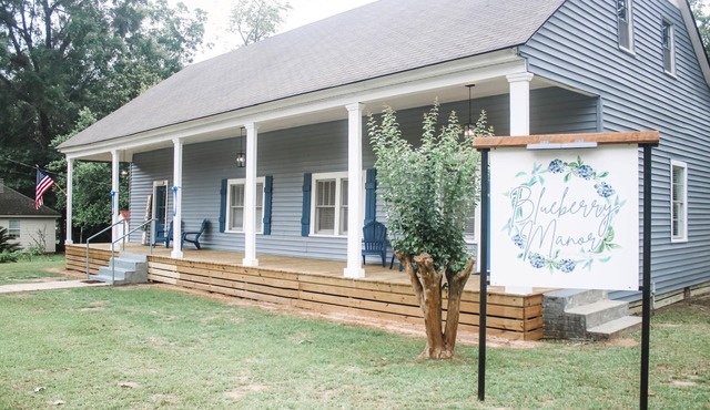 Blueberry Manor - Poplar Suite