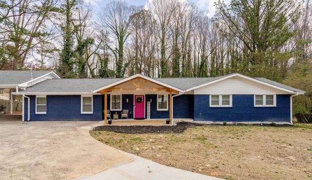 BlueberryCreek Escape - Lux 5BR Retreat - Near ATL