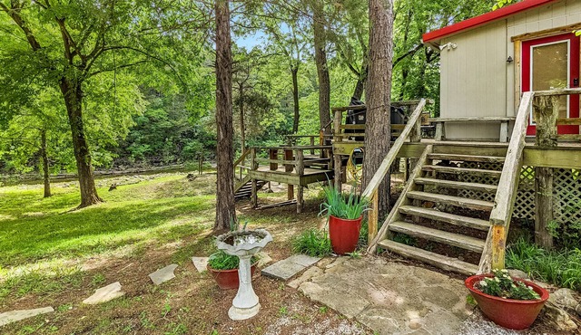 BlueBird Cabin ~ on Livingston Creek