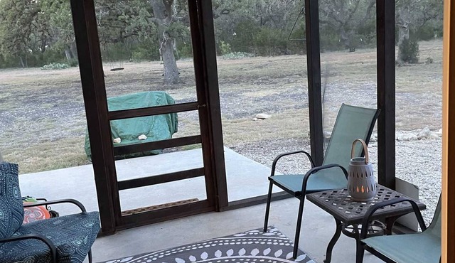 BlueBird Cottage in Tarpley