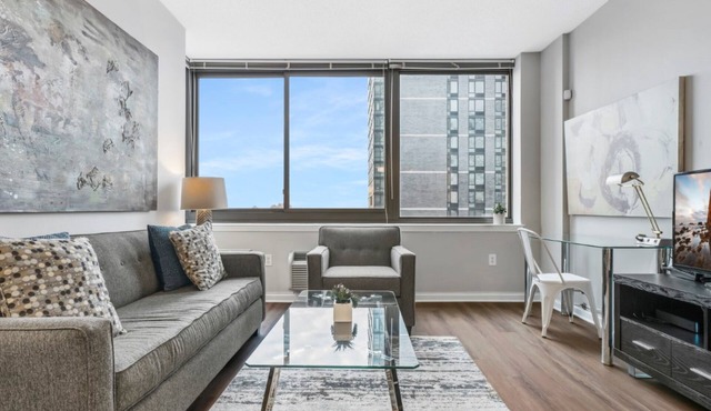 Bluebird Suites near PATH