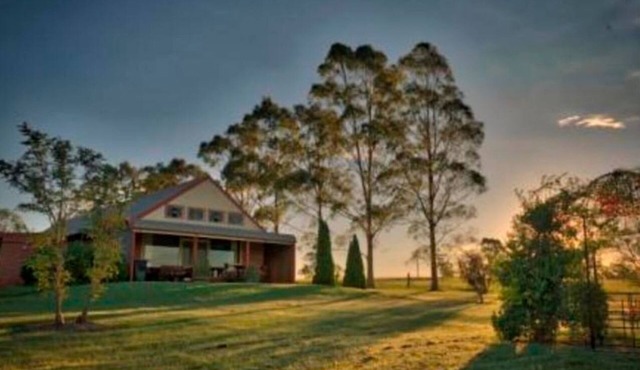 Bluebush Estate - The Chalet - Stunning Country Views - Sleeps 10