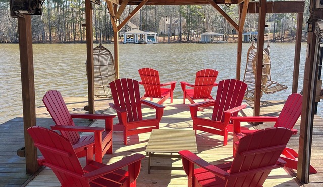 BlueFox: 4 BR 3.5 Bath Waterfront Escape UPDATED 2025!