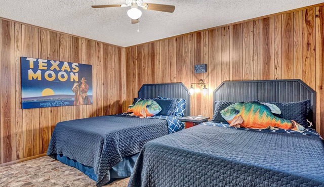 Bluegill Bungalow- Room 6