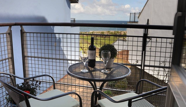 Bluegrass - Two Bedroom Apartment, Sleeps 4