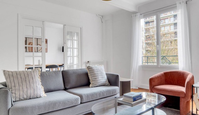 Blueground | Auteuil, furnished, nr Hippodrome