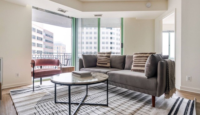 Blueground | Ballston, pool & w/d, nr dining