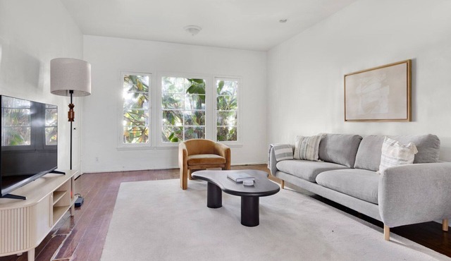 Blueground | Beverly Hills, view, nr Rodeo Drive