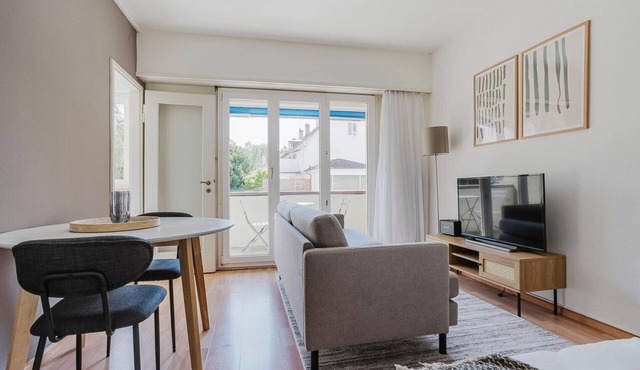 Blueground | Breite, elev, washer, balcony