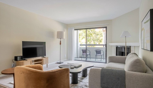 Blueground | Burbank, pool, nr Burbank Town Center