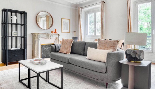 Blueground | Cadet, walk to Gare Saint Lazare