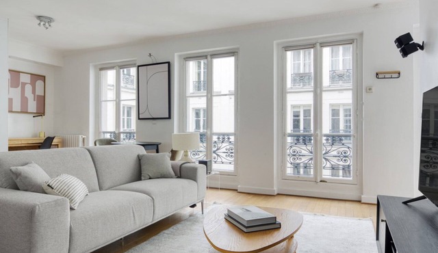 Blueground | Champs Elysées, elev & concierge