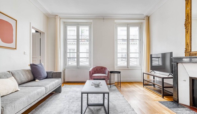 Blueground | Champs Elysées, office, furnished