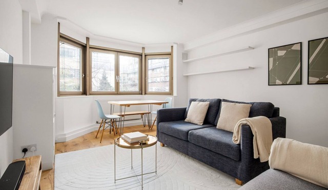 Blueground | City of London, view, nr Tower Bridge