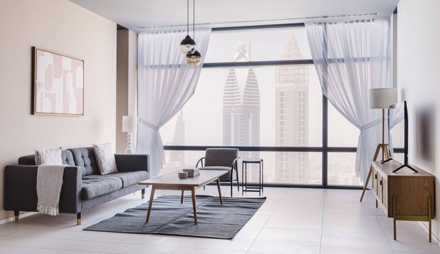 Blueground | DIFC, pool, nr Dubai Mall