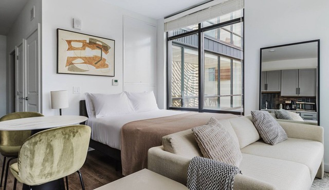 Blueground | Dorchester 2bd apartment