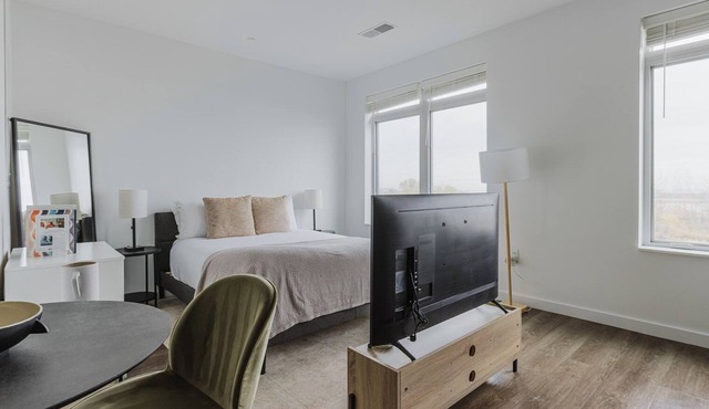 Blueground | Dorchester studio apartment