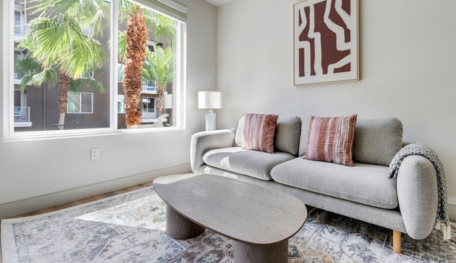 Blueground | East Industrial, pool, nr Coyote Hills