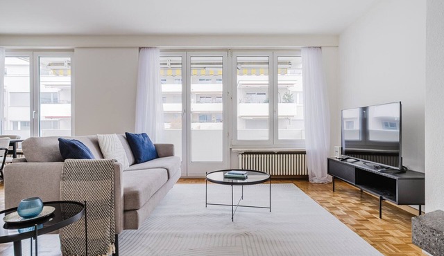Blueground | Enge, balcony & w/d, nr market
