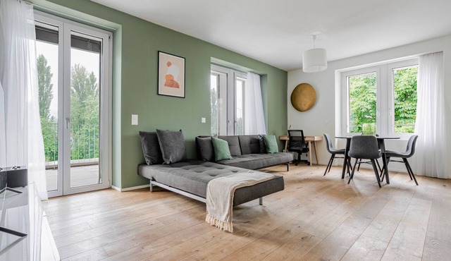 Blueground | Höngg, balcony, nr Uetliberg