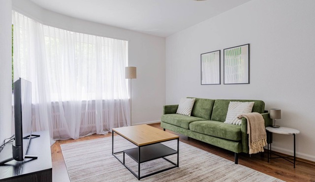 Blueground | Hottingen, view, nr Zurich Lake