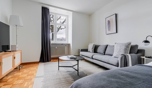 Blueground | ID97, Basel-Vorstaedte, Washer-Dryer